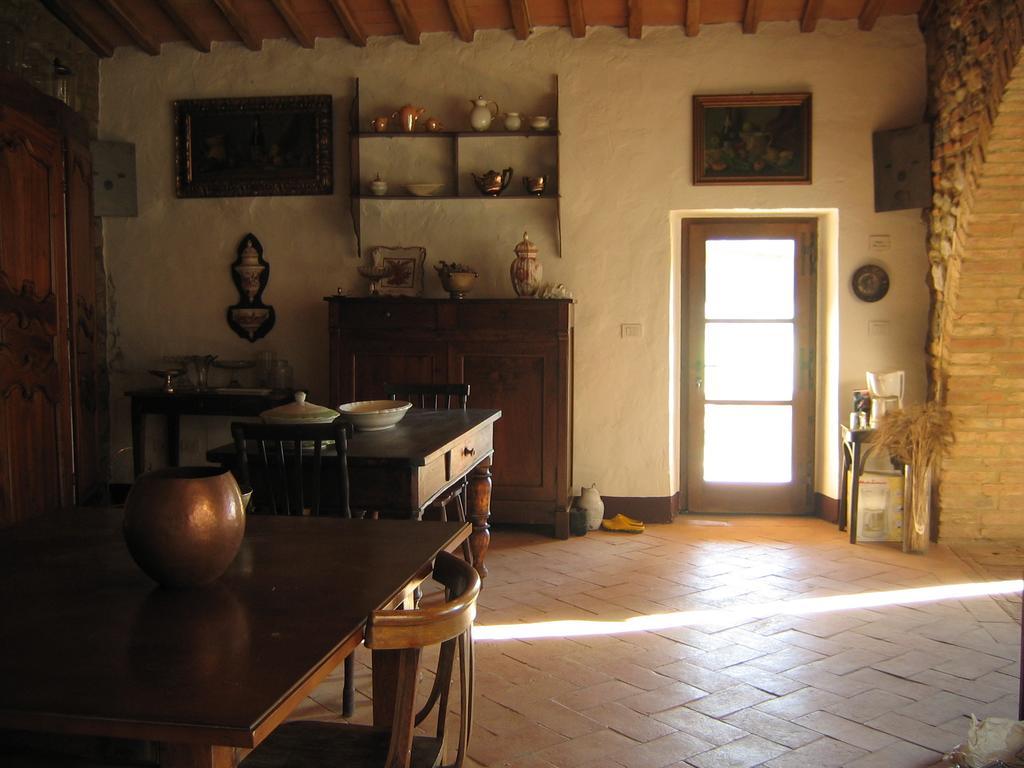Agriturismo Il Casalino Pari Exterior photo