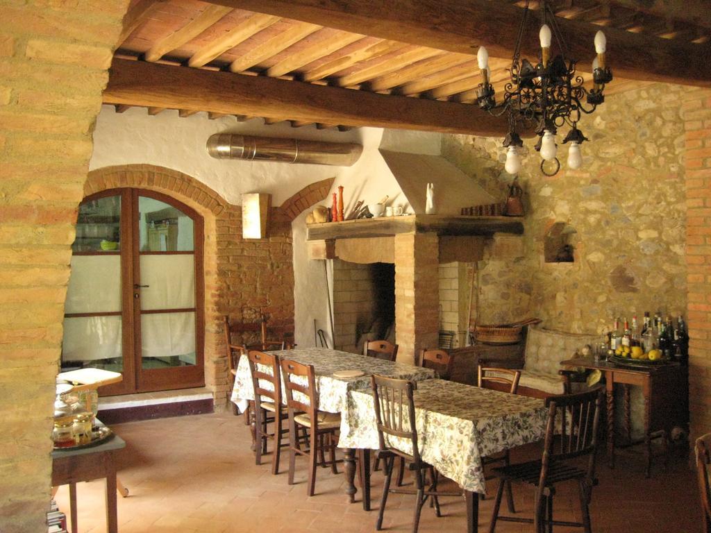 Agriturismo Il Casalino Pari Exterior photo