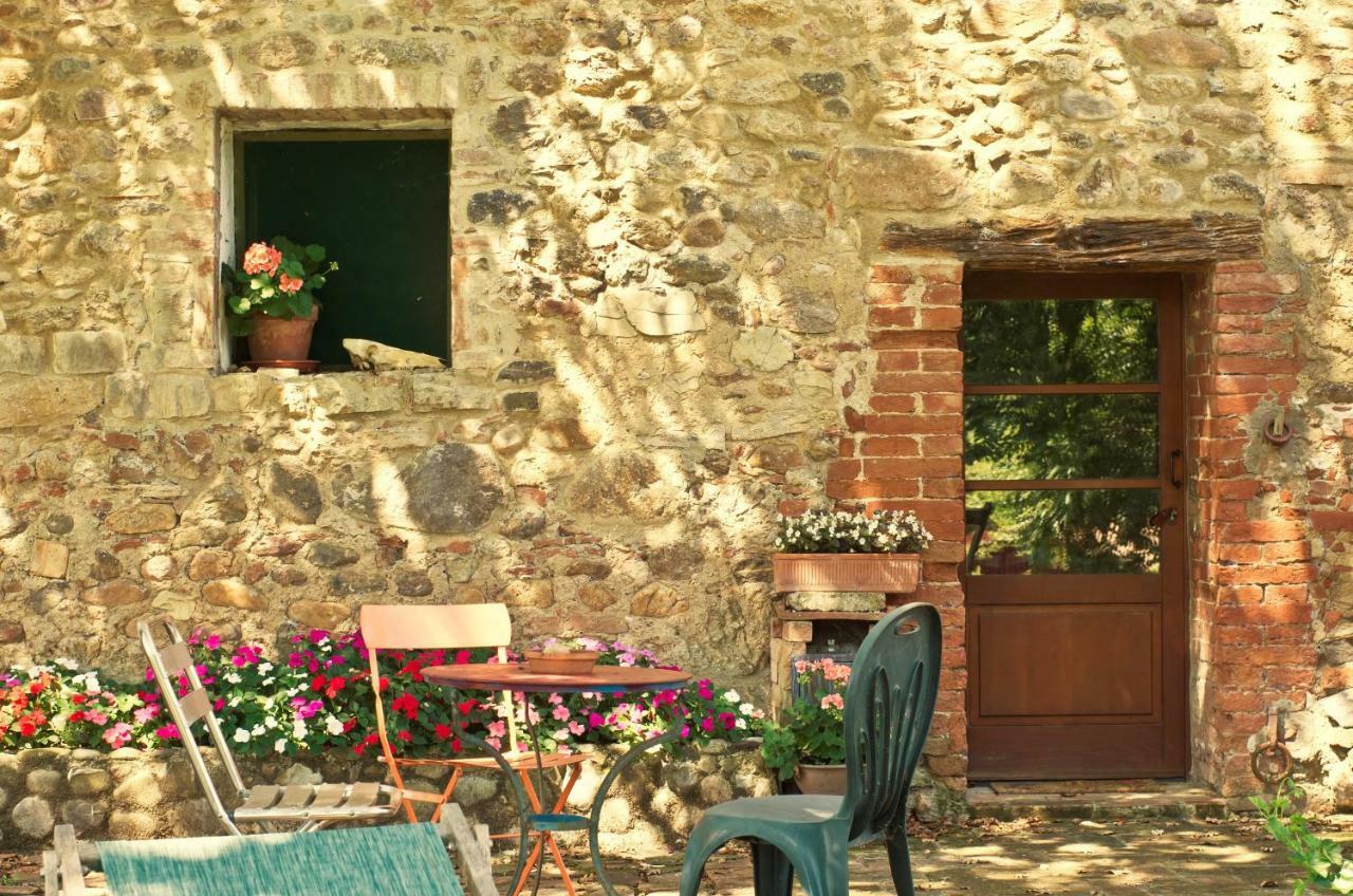 Agriturismo Il Casalino Pari Exterior photo